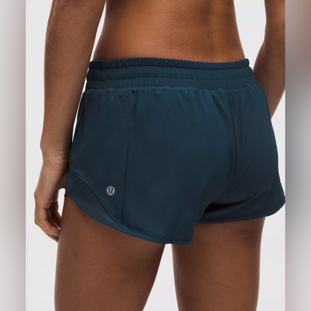 NWT Lululemon hotty hot shorts in indochine blue 2.5” size 14 - Picture 2 of 5